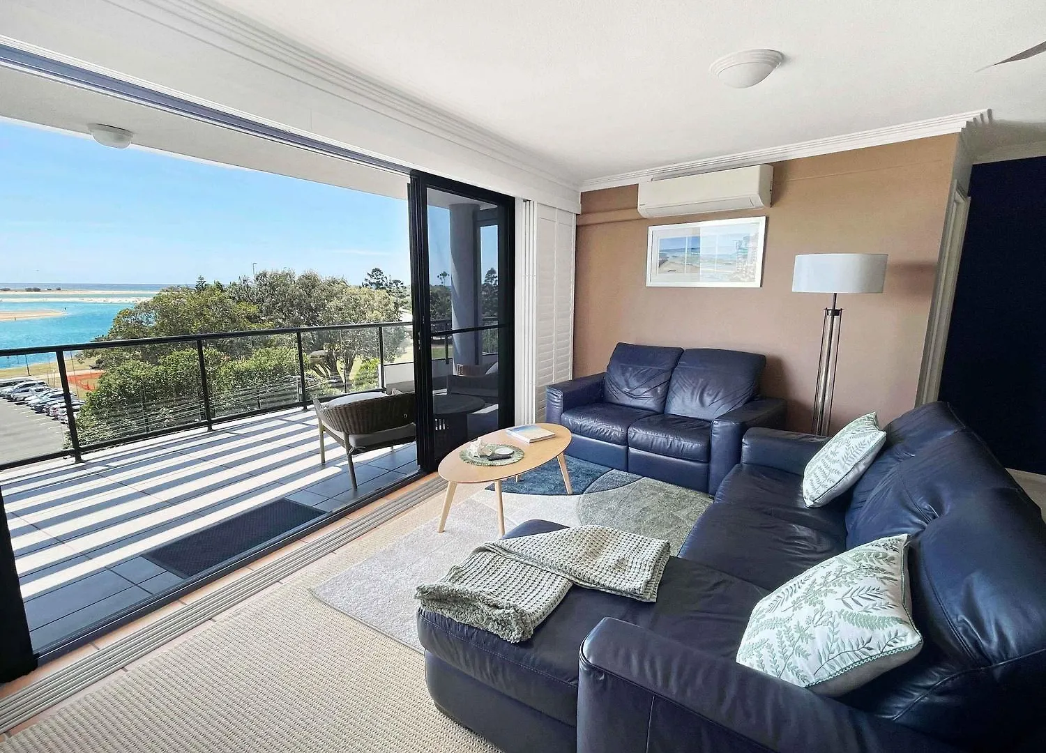 Modern Apartment In The Heart Of Cotton Tree ماروتشيدور