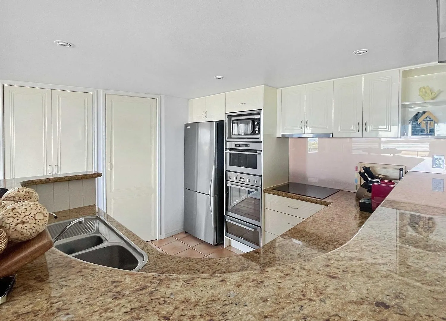 Modern Apartment In The Heart Of Cotton Tree Maroochydore